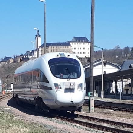 ICE-TD im Bahnhof Greiz